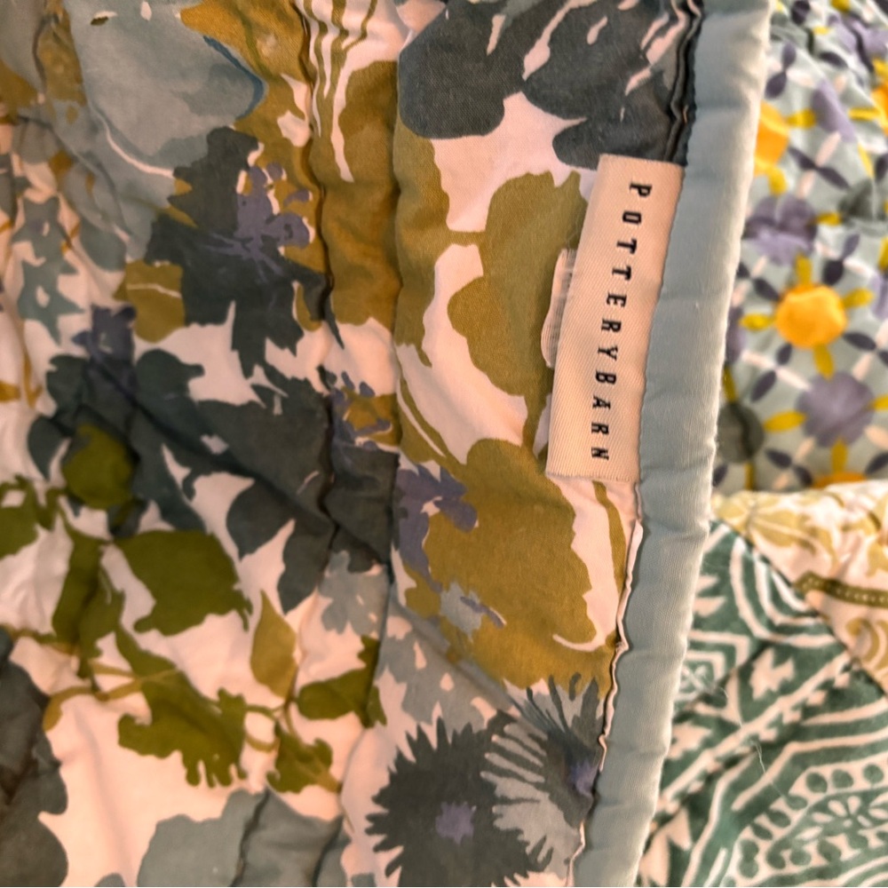 Pottery Barn Twin Quilt & 2 shams.Reversible,Patchwork. UEC. Blues,Greens,Yellow - Picture 9 of 9